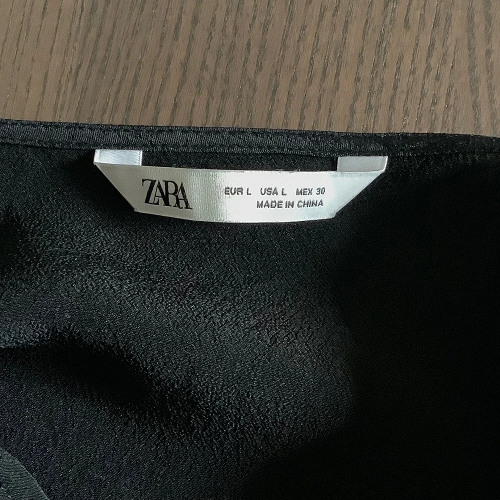 Zara Womens Black Tiered Pleated Mini Dress V-Neck Long Sleeve Size Large